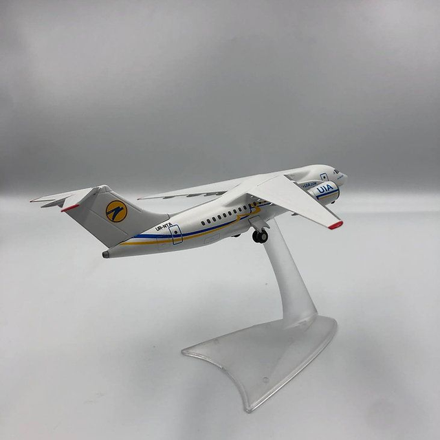 Antonov An-148 Ukraine International Airlines UR-NTA