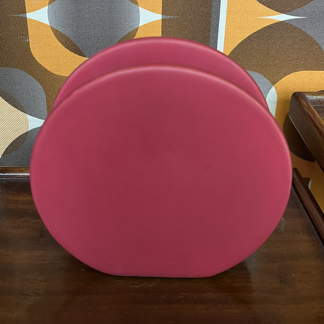 Vase rond en céramique rouge 