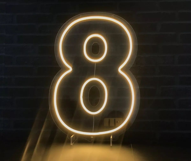 NÚMERO 8 LED (60 cm) - LOCAÇÃO 