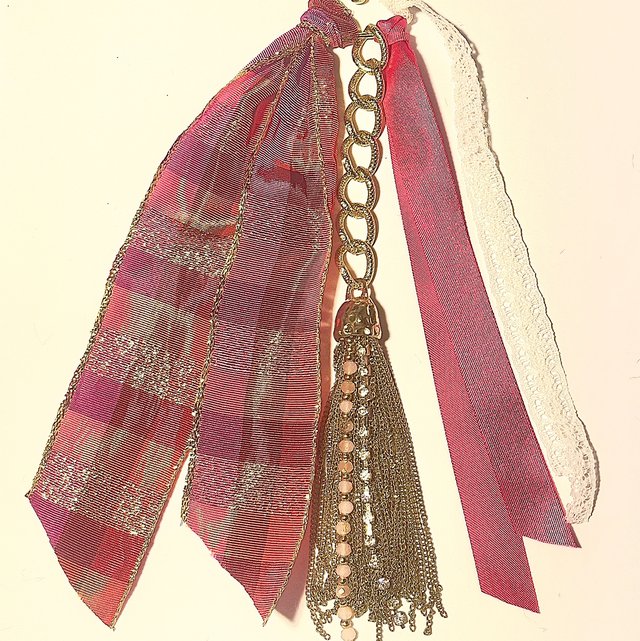 BS25 - Bijoux de sac pompon à chaînettes