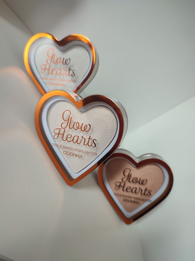 Glow hearts Highlighter.