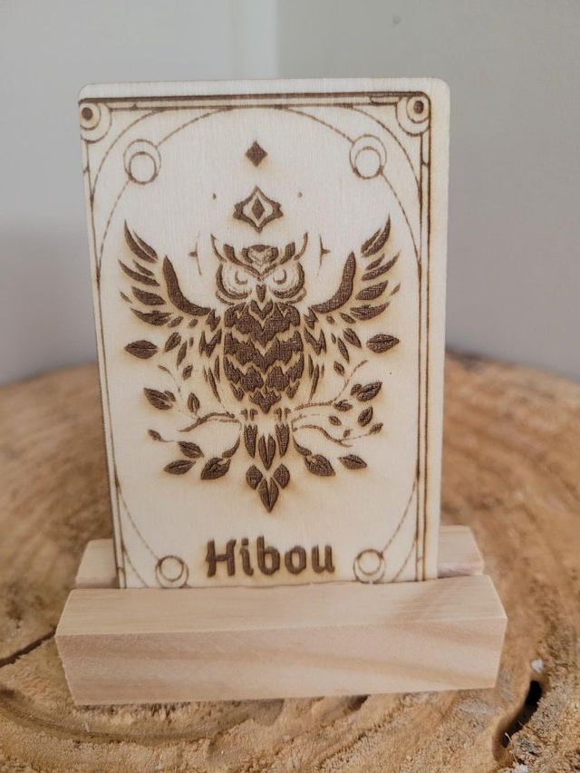 🕯️ Carte Totem Gravée – Le Hibou
