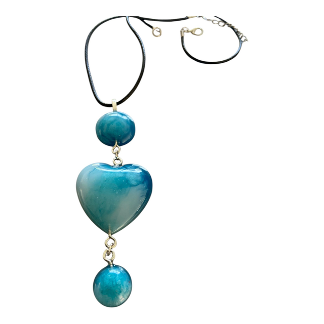 Collier bleu