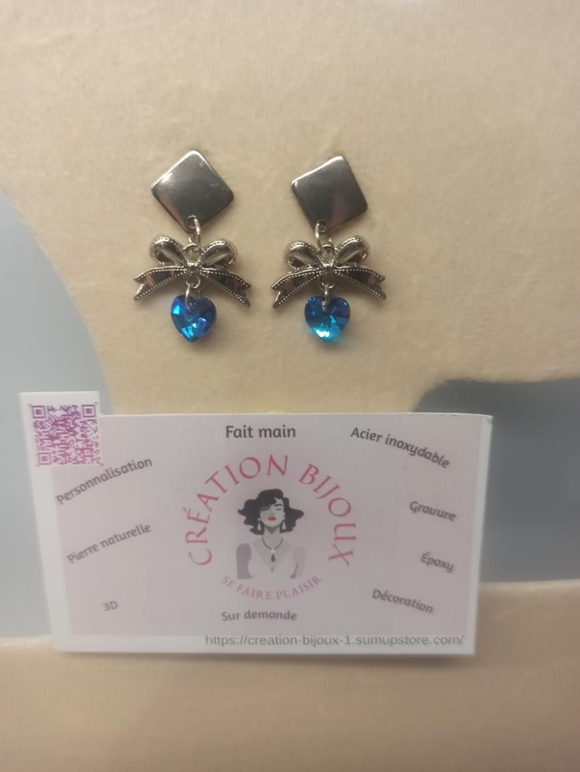 Boucle d'oreille  noeud et coeur