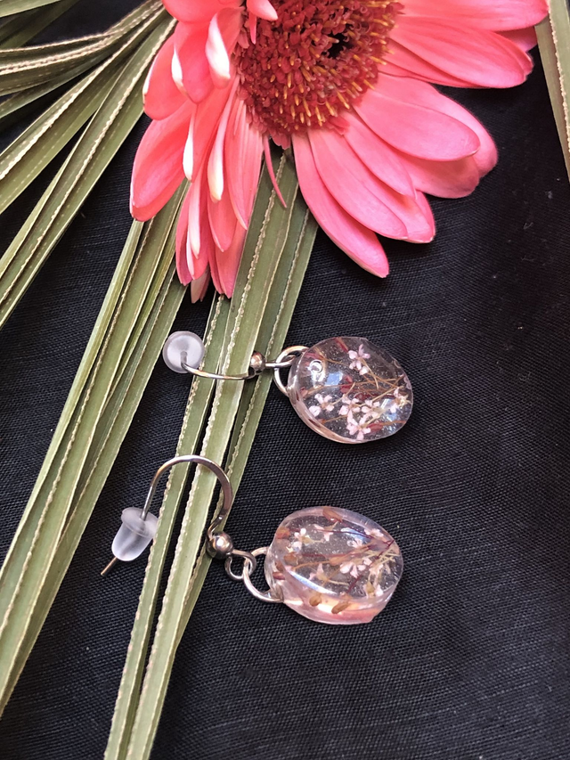 Boucles d'oreilles Bella - ovale et petites fleurs