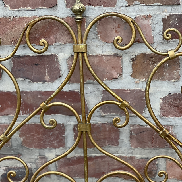 Bettkopfteil Venezianisch Metall feuervergoldet 20. Jahrhundert