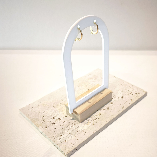 Boucles d’oreilles dorées 18K – Acier inox hypoallergénique – Personnalisables avec charm’s