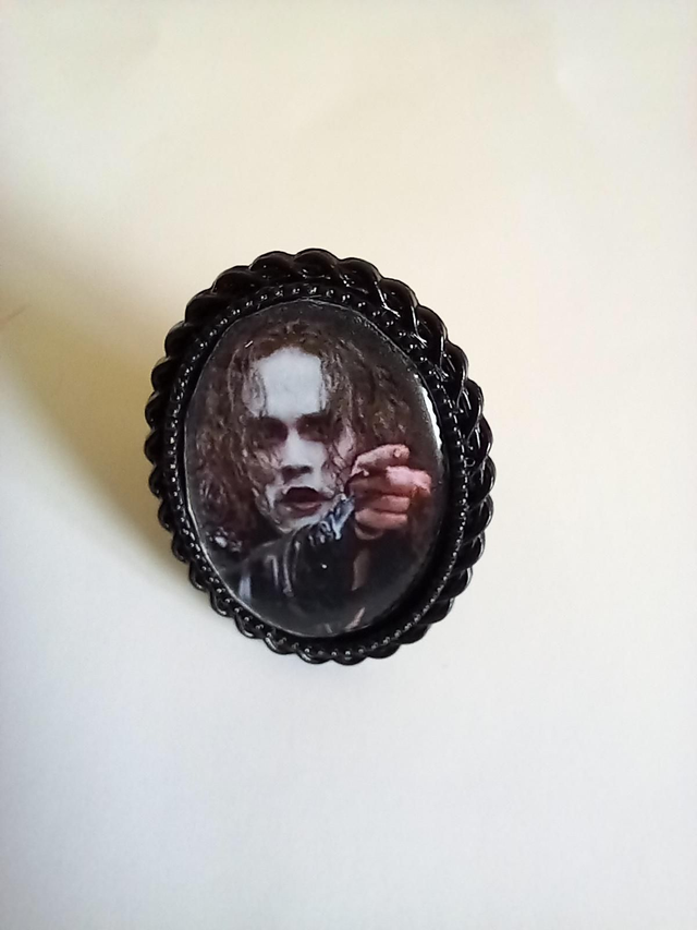 The Crow Pistol Ring