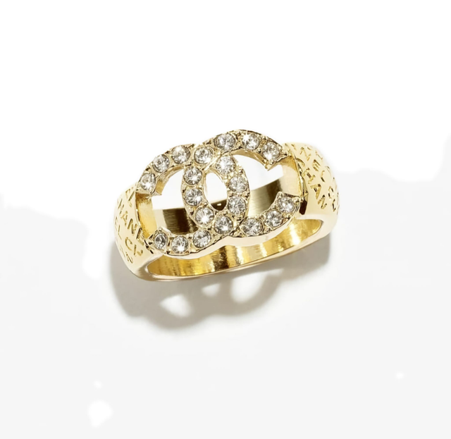Bague CH doré avec strass 