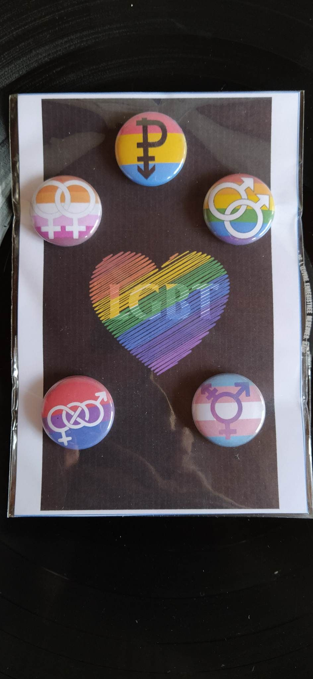 LGBT kit badges