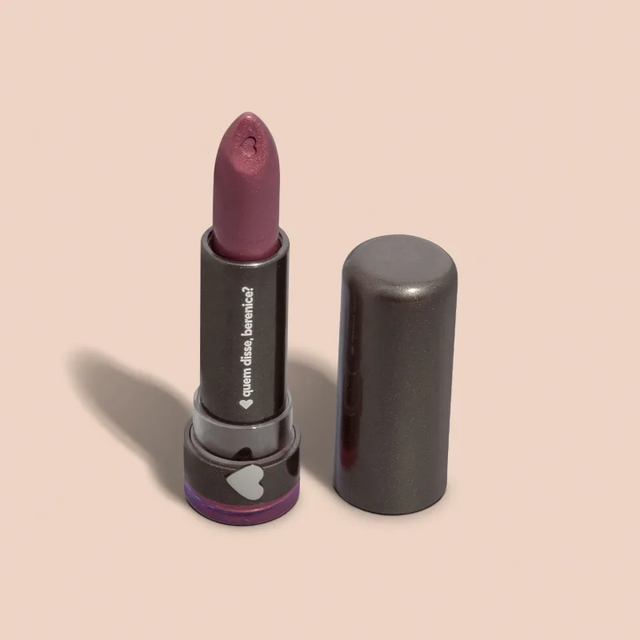 75300 Batom Hidratante Vinho Malvada 3,8g