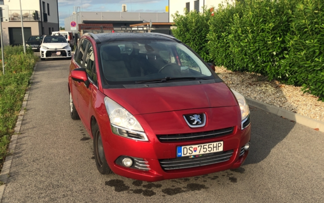 Peugeot 5008 (2012)