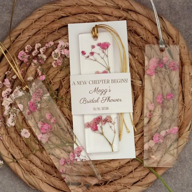 Mini zakładka do książki z różową gipsówką 