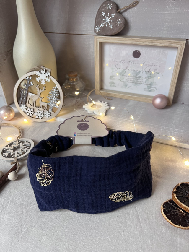 Bandeau simple et large en double gaze de coton bleu marine et jolies feuilles dorées