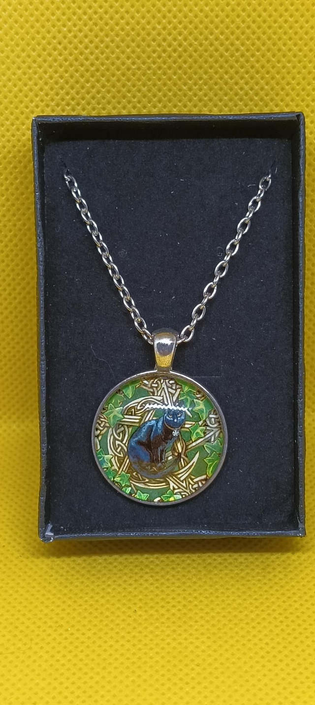 Tibetan Silver Pentagram and Black Cat Cabochon Pendant Necklace.