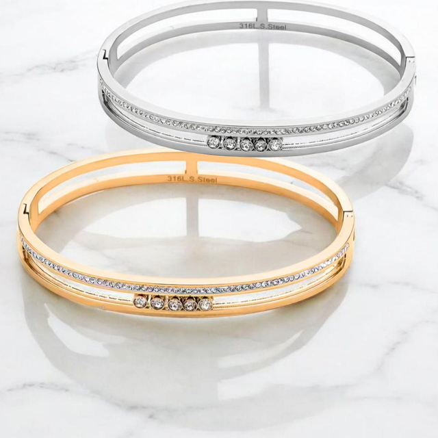 Beautiful 18K Yellow Gold or Platinum Plated Bangle.