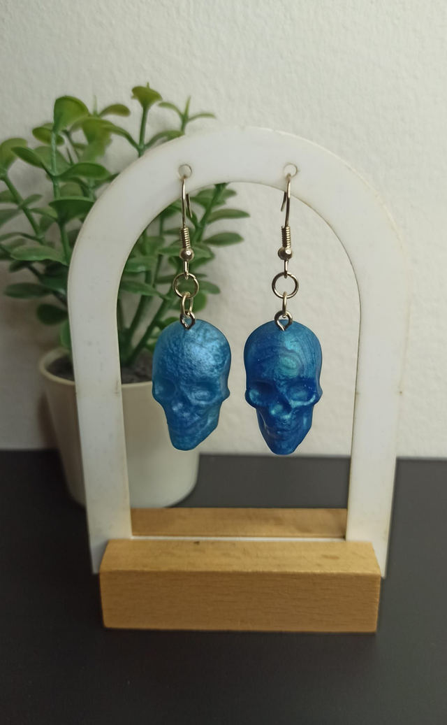 Boucle d&#039;oreille tête de mort (403)