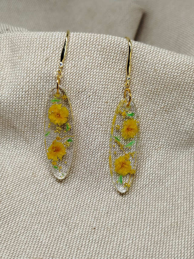 Boucles d'oreilles Tessa en fleurs résinées coloris jaune