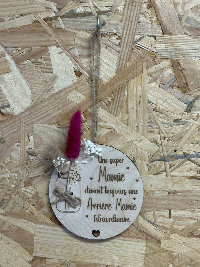 Plaque en bois "une super mamie devient toujours une arrière mamie formidable" avec fleurs séchées 