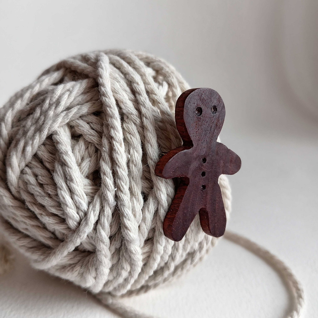 Broche bonhomme en pain d&#039;épices