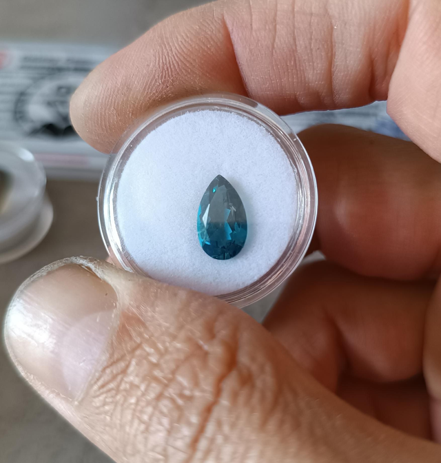 Topaze Blue London 3 carat