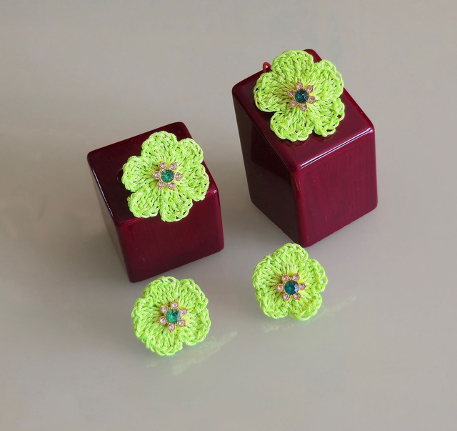 Neon színű 3 részes szett.