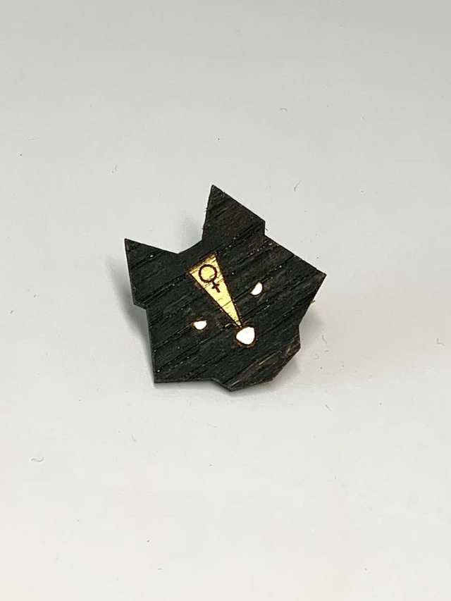 Pin’s « louve noire »