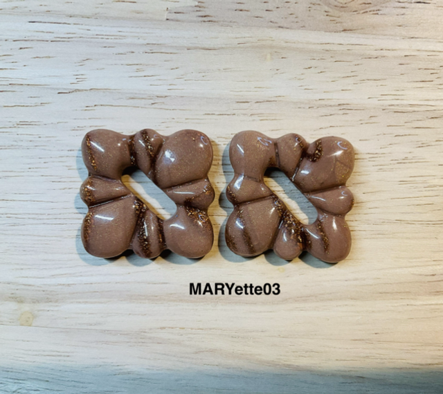 MARYette..Pampilles interchangeables MARYSETTE 25 mm en pâte polymère et résine UV;vendues par paire,NE CONVIENT PAS AUX ENFANTS DE MOINS DE 6 ans