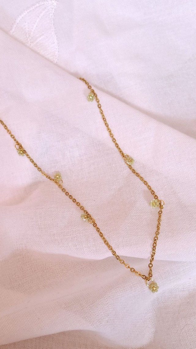 Collier Hellébore