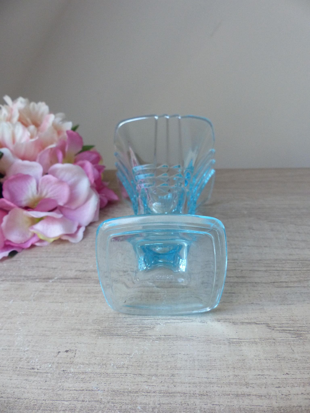 Vintage quatre coupes à glaces bleues aqua italiennes, Coupes à glaces ou à fruits en verre bleu Fidenza Italie, Coupes dessert aqua blue