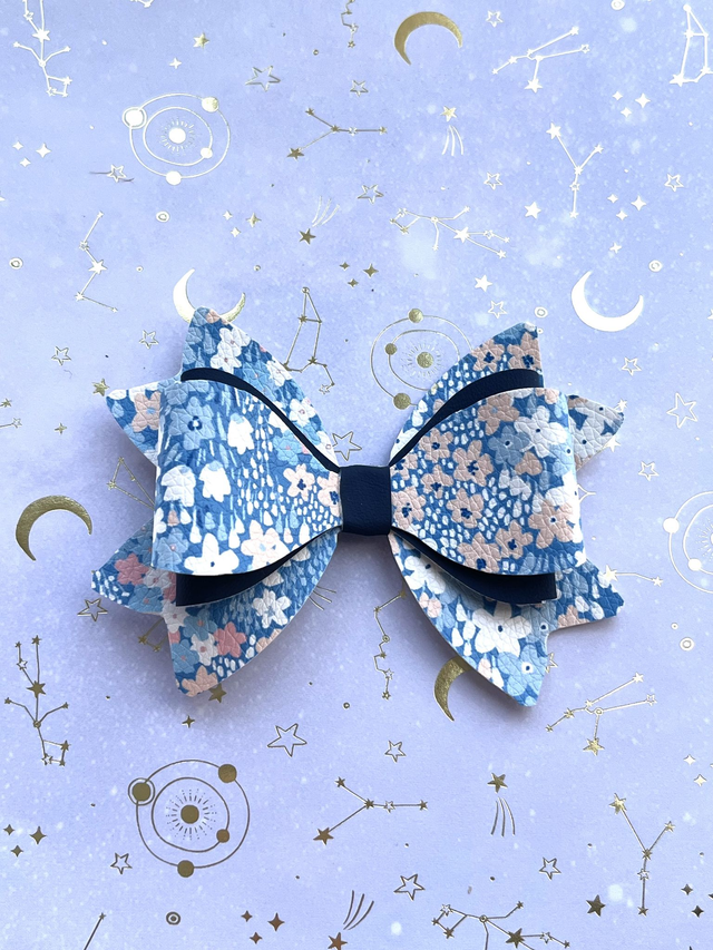Blue flowers bow