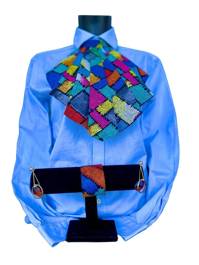 Collier plus boucle d&#039;oreille et bracelet