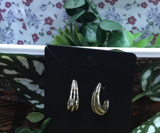 Gold Colour Stud Earrings- STU34