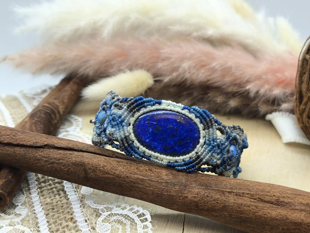 Bracelet tissage multicolore bleu avec lapis lazuli 