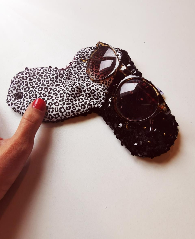 Étui à lunettes ROMÉO sequin noir