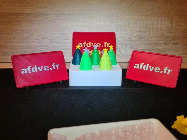 boîte déco avec 5 sapins troll Noël 2025