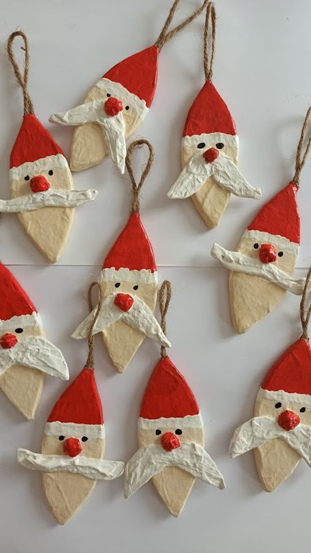 SUSPENSION TETE DU PERE NOEL, en papier mâché, fait main, décoration unique de Noël