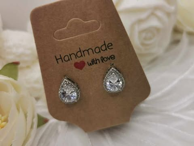 Clous d'oreilles en acier inoxydable et zircon