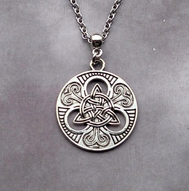 Circular Celtic Triquetra Necklace 