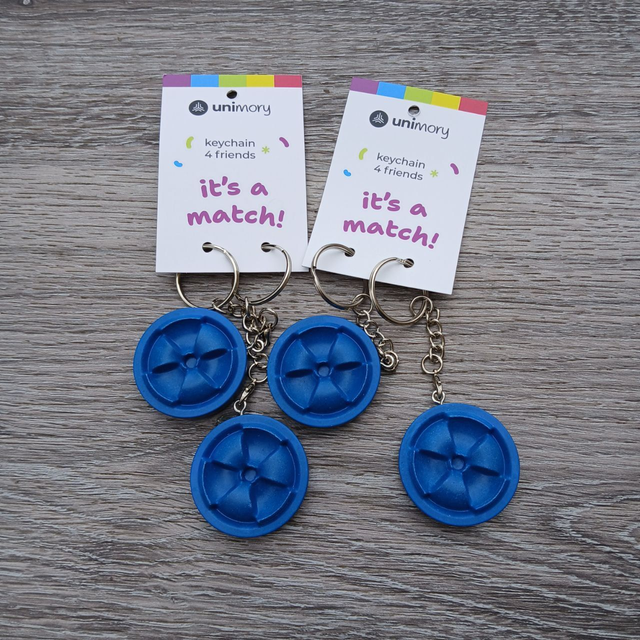 Schlüsselanhänger blau für vier Freunde