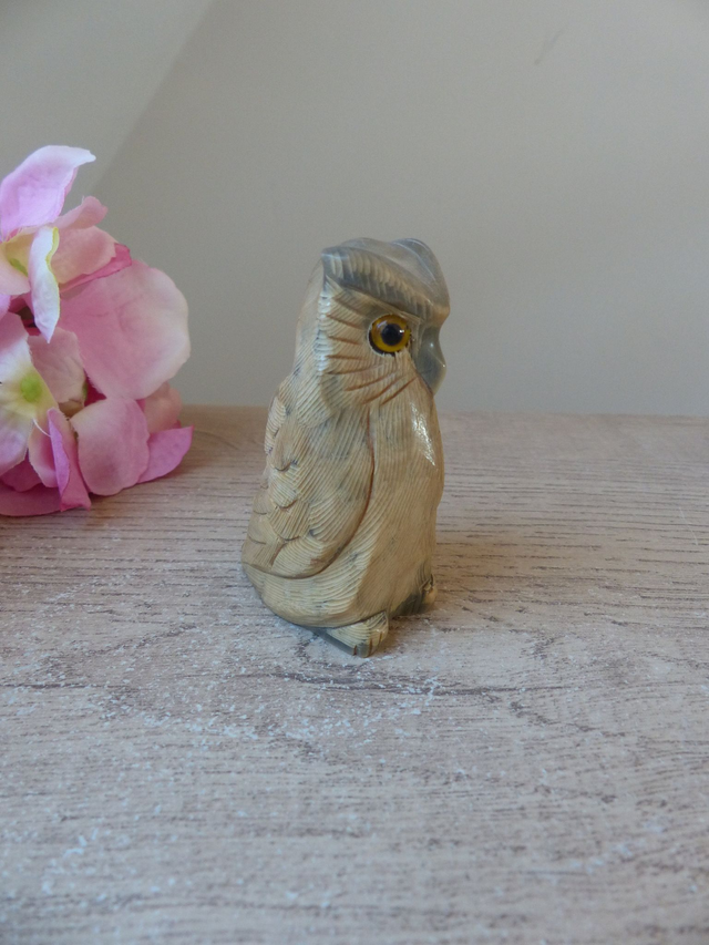Figurine miniature de hibou sculpté main en corne de buffle - Porte bonheur artisanal - Cadeau original et décoratif - Animal symbolique