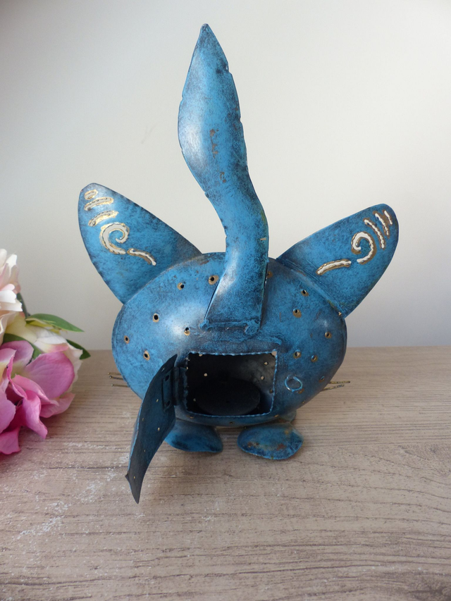 Sculpture Photophore Chat en Métal Recyclé – Bougeoir Chat Bleu et Doré Fait Main – Déco Originale Artisanale pour Maison ou Cadeau