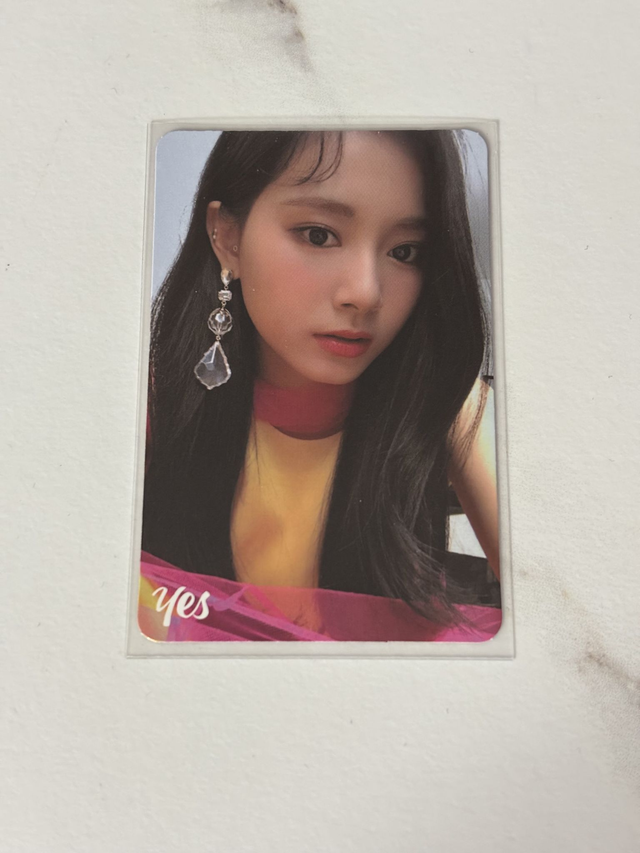 PC OFFICIEL DE TZUYU DE TWICE