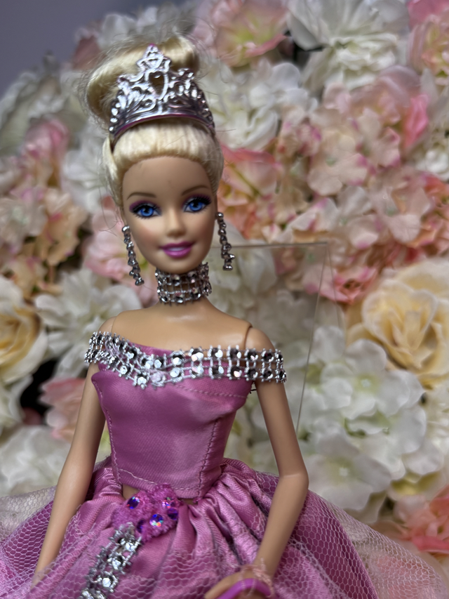 Poupée Princesse Rose Fait Main | Robe Satin Tulle Strass | Diadème Couronne | Poupée Artisanale Collection | Cadeau Unique Enfant