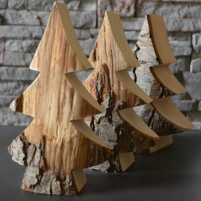 Rustikaler Tannenbaum aus Holz – handgefertigte Weihnachtsdeko