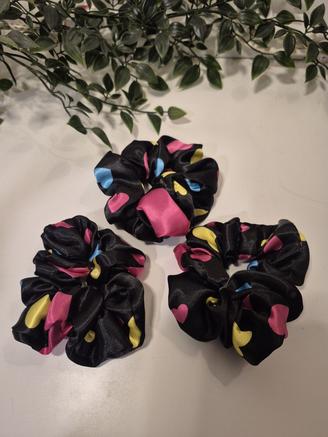 Black and multi-coloured Hearts Satin Scrunchie