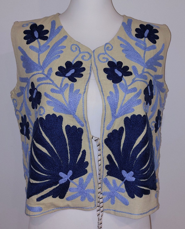 Veste sans manches reversible en coton blanc brodé Suzani - Confectionnée à la main - Doublure rayée 