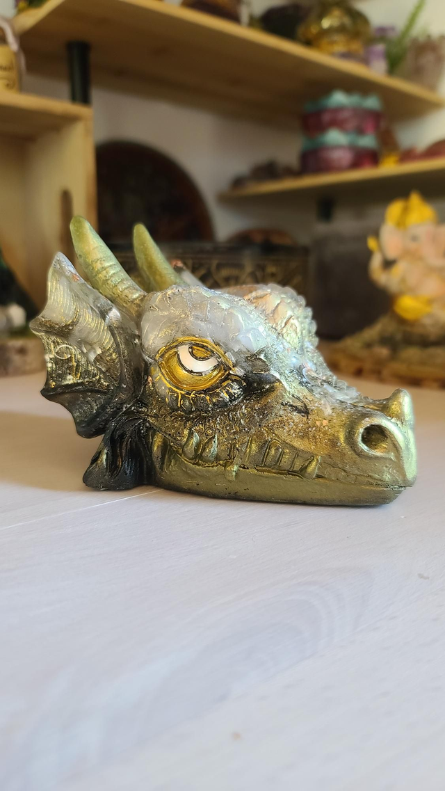 Dragon d&#039;or 🐉 Élément Terre 