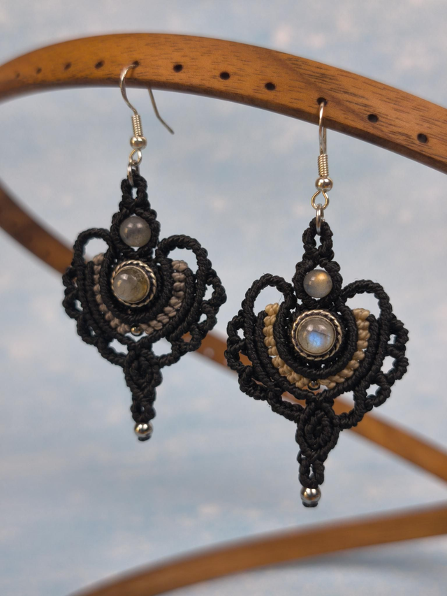 Boucles noires et labradorite