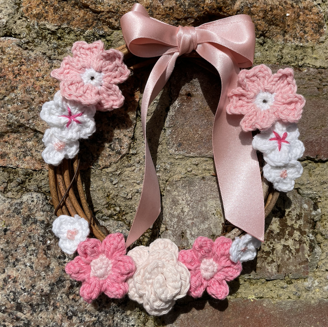 Round Easter wreath (15cm)